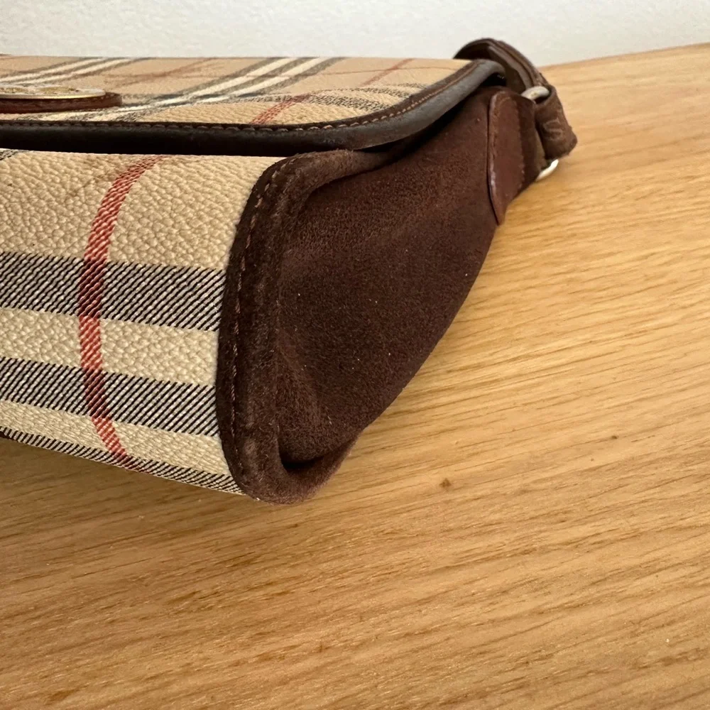 Burberrys Vintage Check Crossbody Bag - Picture 12 of 16